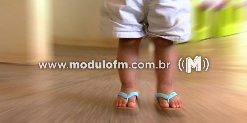 Criança de apenas 02 anos é encontrada em situação de maus tratos no Bairro São Judas, em Patrocínio