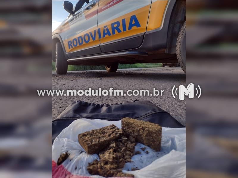 Jovem de 18 anos é conduzido após ser abordado com drogas ao descer de ônibus