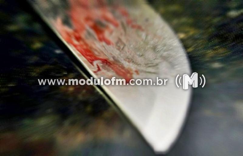 Mulher é esfaqueada após discussão entre vizinhos em Macaúbas de Cima