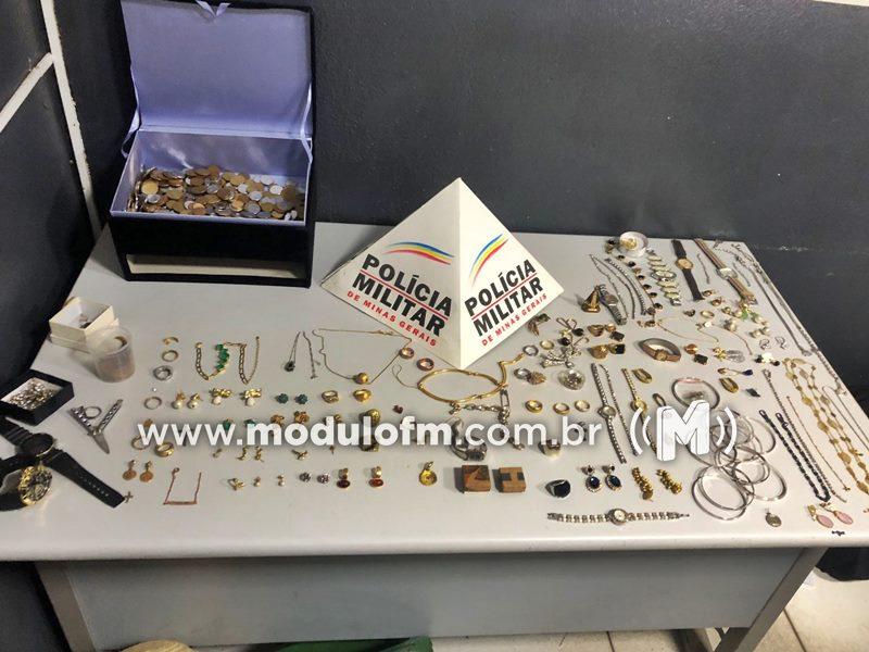 Suspeitos de furto a residência em Patrocínio são presos...