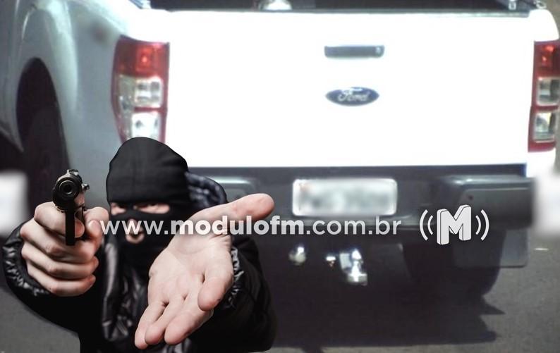 Trabalhador da construção civil tem caminhonete levada após assalto...