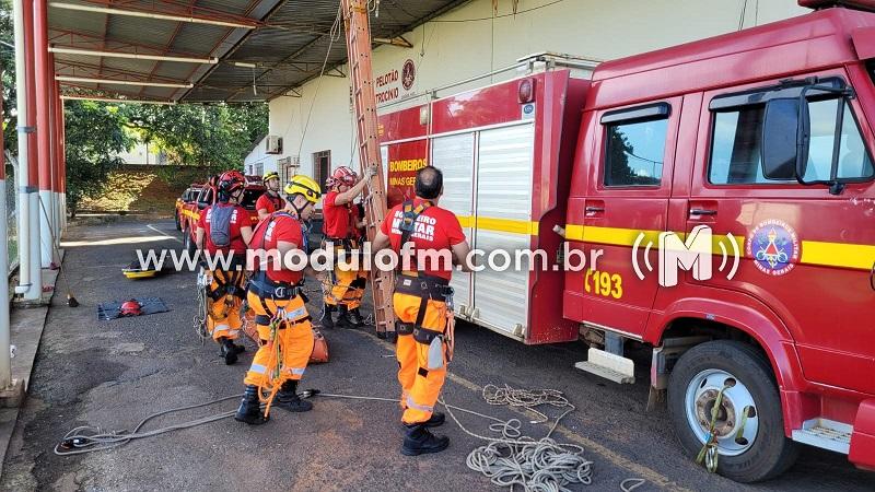 Corpo de Bombeiros realiza workshop de salvamento em altura para militares da região