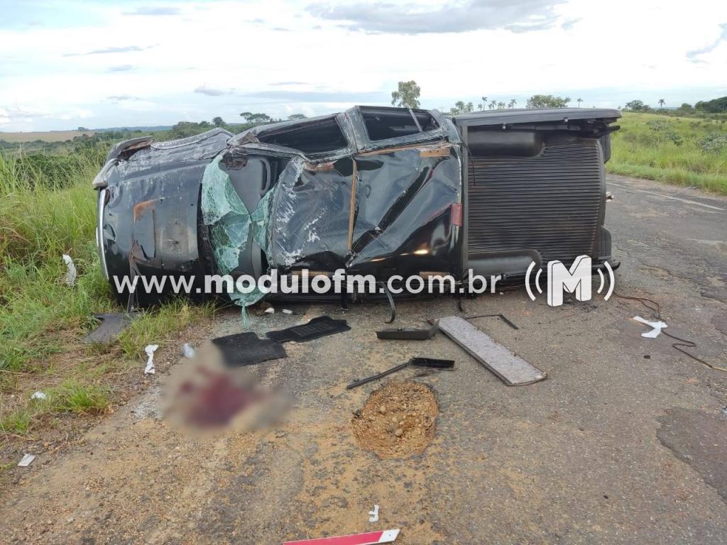 Mulher é entubada em UTI após sofrer grave acidente com caminhonete na MGC-462 em Patrocínio