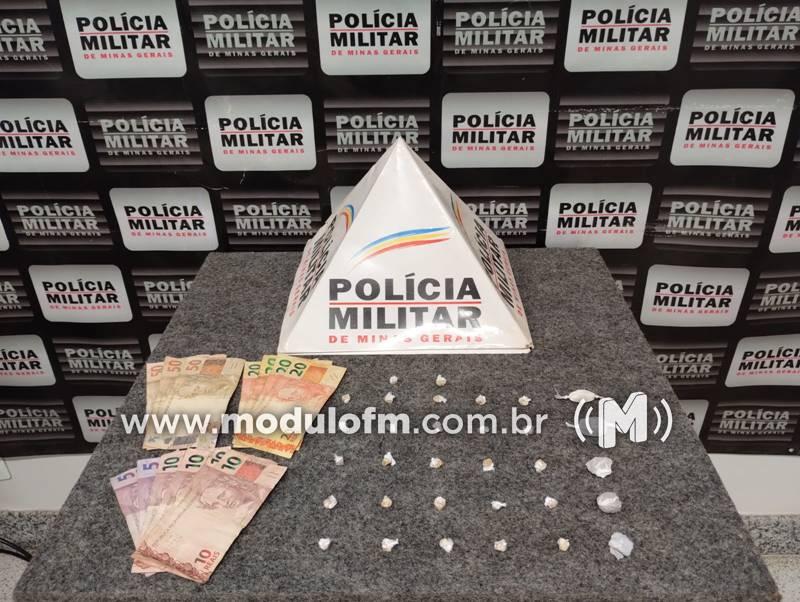 Jovem de 18 anos é preso com drogas em lote no bairro Santo Antônio