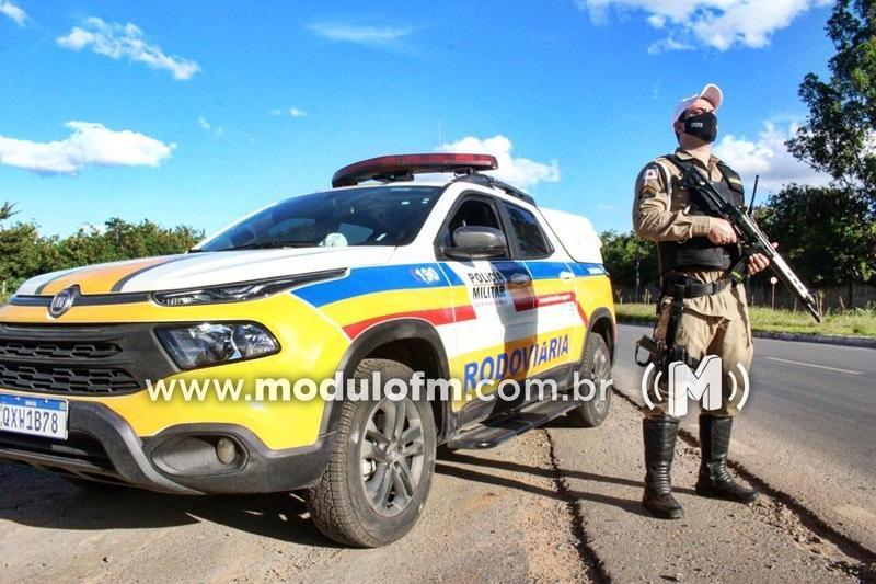 Polícia Militar Rodoviária prende foragido da Justiça caminhando na rodovia MGC-462 em Patrocínio
