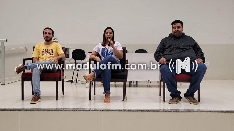 Profissionais da voz participam de mesa redonda com alunos de fonoaudiologia do UNICERP