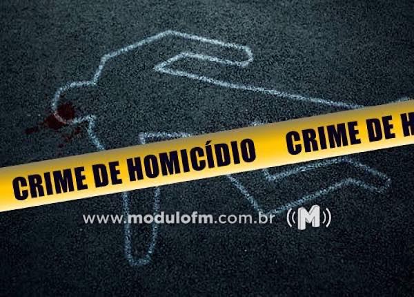 Briga entre irmãos acaba com um morto e outro ferido a golpes de enxada em fazenda no distrito de São João da Serra Negra.