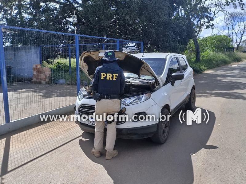 Casal é preso com veículo roubado e clonado na BR-365