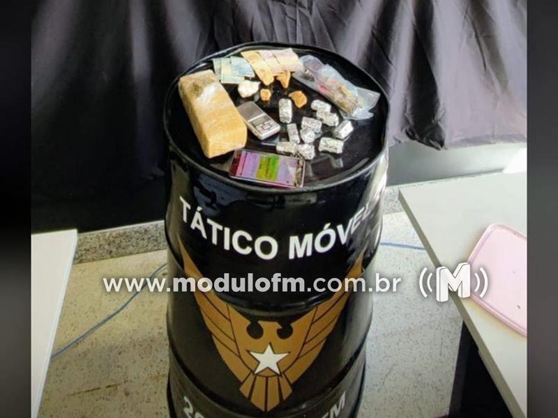Homem é preso por suspeita de tráfico de drogas em Salitre de Minas