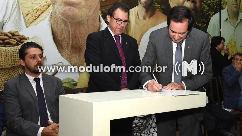 Protocolo assinado em Minas Gerais busca formalização do trabalho na cafeicultura