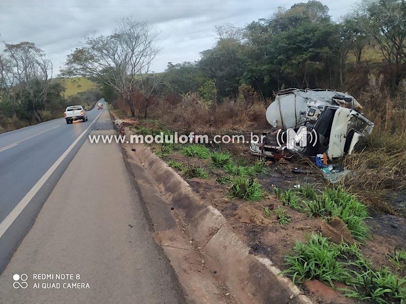 Imagem 11 do post Tragédia na BR-365: Caminhoneiro perde a vida em acidente ao desviar de árvore caída na pista