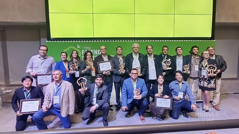 Cafeicultores do Cerrado Mineiro são premiados por compromisso com...