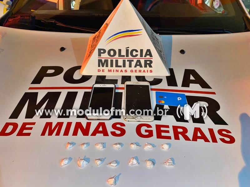 Polícia Militar prende jovens suspeitos de tráfico de drogas na Praça Honorato Borges