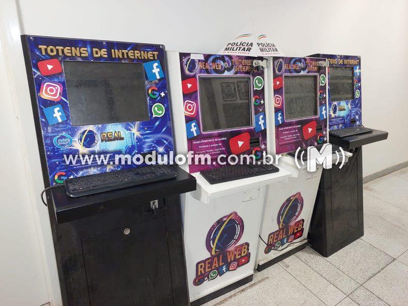 Ação da Polícia Militar resulta na apreensão de máquinas caça-níqueis e dinheiro em estabelecimento comercial em Patrocínio