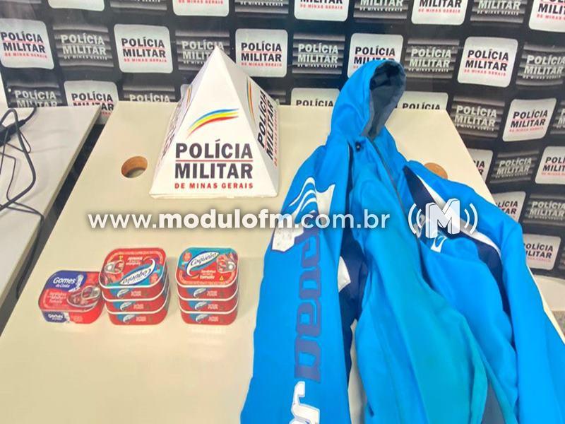 Homem é preso após furtar 7 latas de sardinha de supermercado em Patrocínio