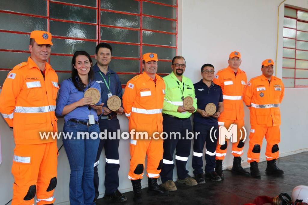Imagem 4 do post Mosaic Fertilizantes doa veículo e equipamentos ao Corpo de Bombeiros em Patrocínio
