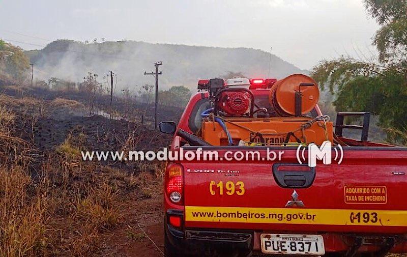 Corpo de Bombeiros controla novo incêndio no entorno da ruínas do Hotel Serra Negra em Patrocínio