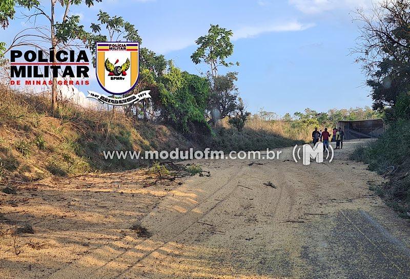 Imagem 3 do post Motorista escapa ileso de grave acidente com carga de soja na MG-188