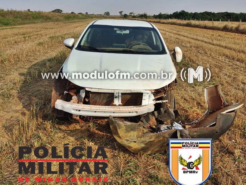 Motorista perde controle em curva e capota carro na BR-146 em Cruzeiro da Fortaleza
