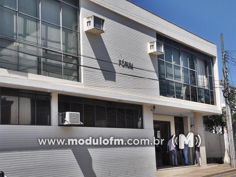 Mulher agredida por suposta traição em Monte Carmelo deve ser indenizada em R$ 5 mil