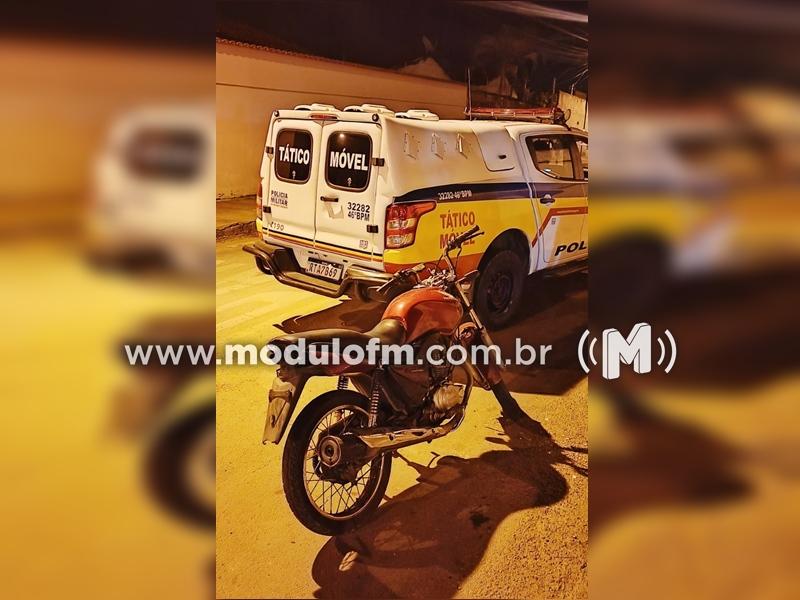 PM recupera no bairro Serra Negra, motocicleta furtada