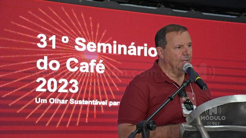 Prefeito anuncia repasse de terreno para a ACARPA possuir...