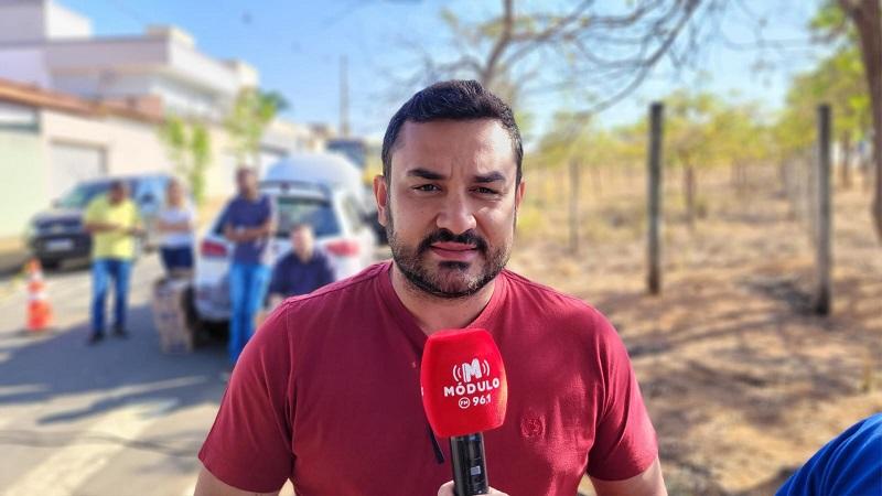 Presidente afirma que quer resolver problemas em telhado da Câmara Municipal