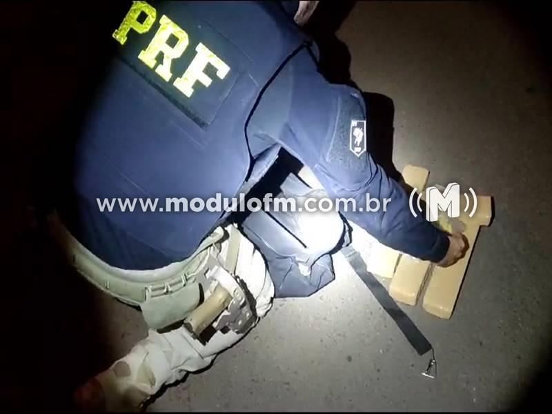 PRF apreende 200 comprimidos de ecstasy e tabletes de maconha em ônibus na BR-365