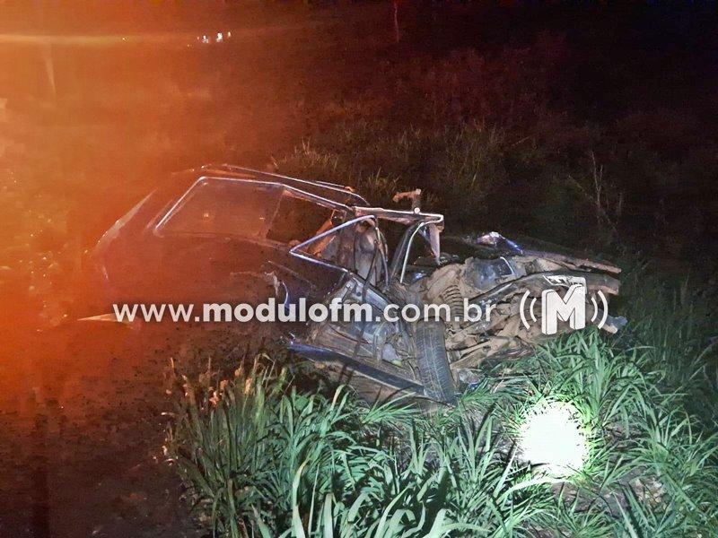 Acidente deixa idoso de 76 anos ferido após colisão envolvendo três veículos na BR-365