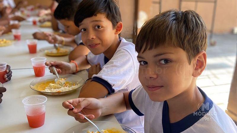 Estrogonofe de frango é eleita refeição predileta da merenda por estudantes da rede estadual de ensino