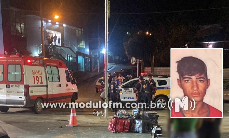 Motociclista é atingido por caminhonete e morre após ser arremessado em poste de sinalização em Patrocínio