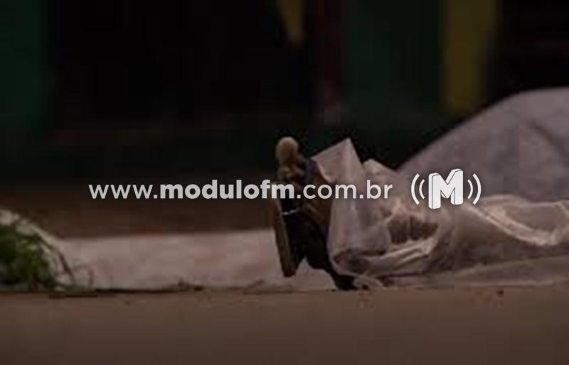 Polícia investiga morte de homem com partes íntimas à vista em Patrocínio