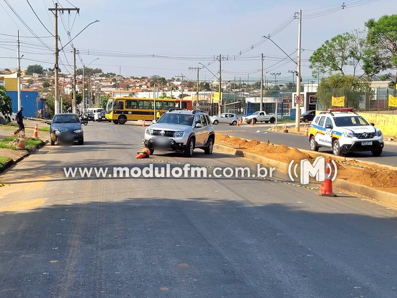 Trabalhador é atingido por carro desgovernado após colisão na Avenida Altino Guimarães em Patrocinio