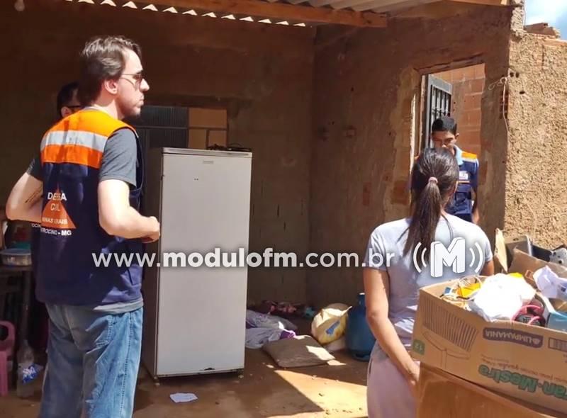 Defesa Civil e Corpo de Bombeiros visitam residências destruídas pela chuva em Patrocínio
