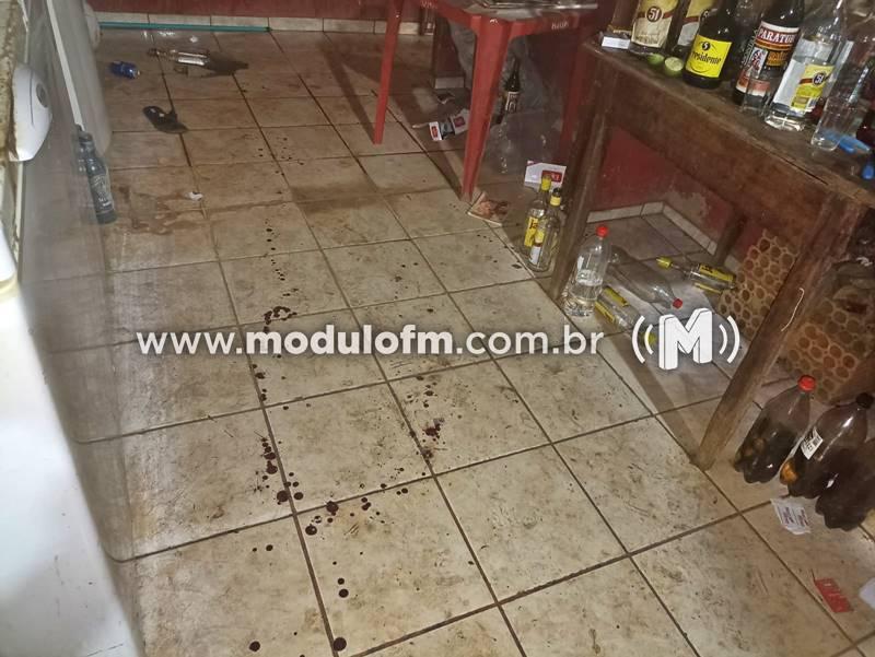 Pai atira no filho após briga por pagamento em bar na comunidade de Chapadão de Ferro em Patrocínio