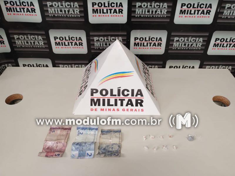 Homem é preso com drogas no bairro Marciano Brandão
