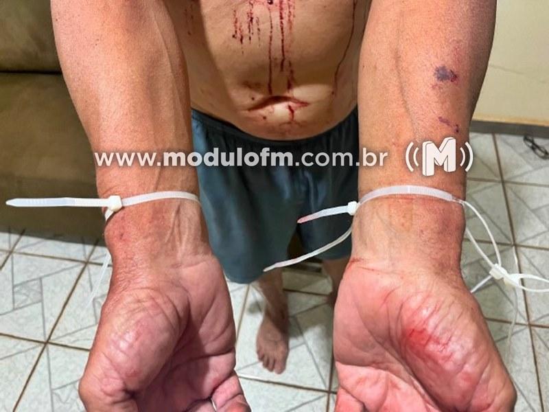 Idoso de 66 anos é atacado, ameaçado e agredido por criminosos e tem quase R$ 10 mil roubados