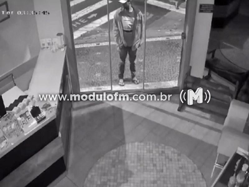 Veja o vídeo: Mais dois estabelecimentos comerciais são alvo de criminosos durante a madrugada em Patrocínio