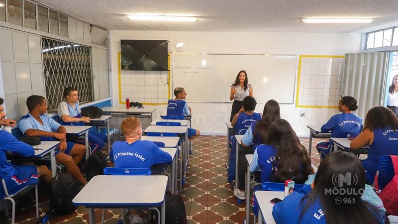 Aberto período de escolha de vagas para remoção estadual de servidores da Educação