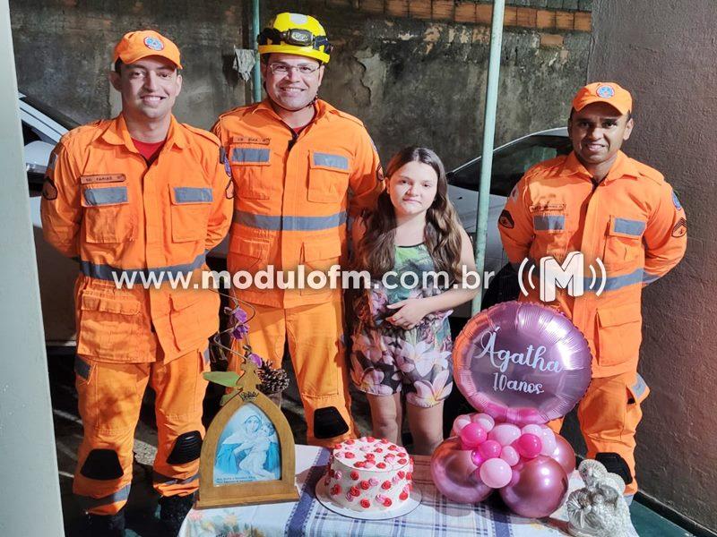 Menina de dez anos realiza sonho ao ganhar presente...