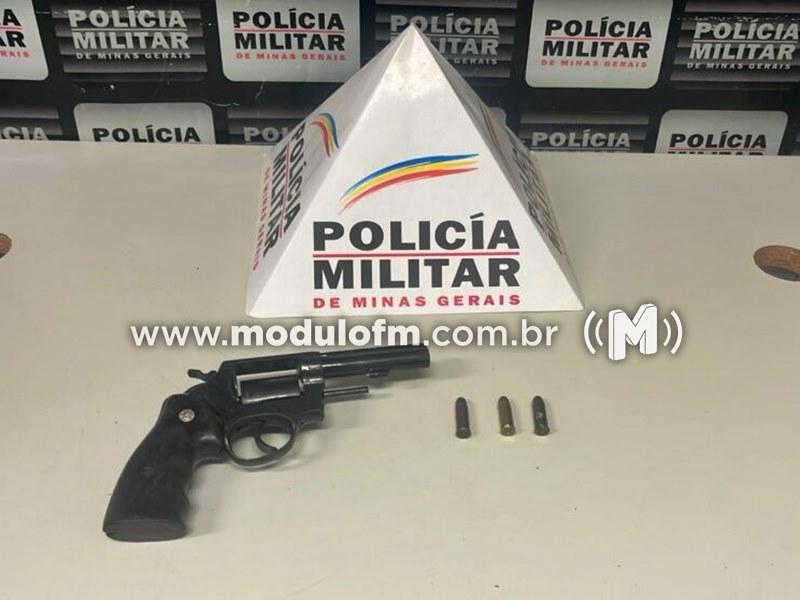 Dois homens presos após ameaças com arma de fogo em Patrocínio