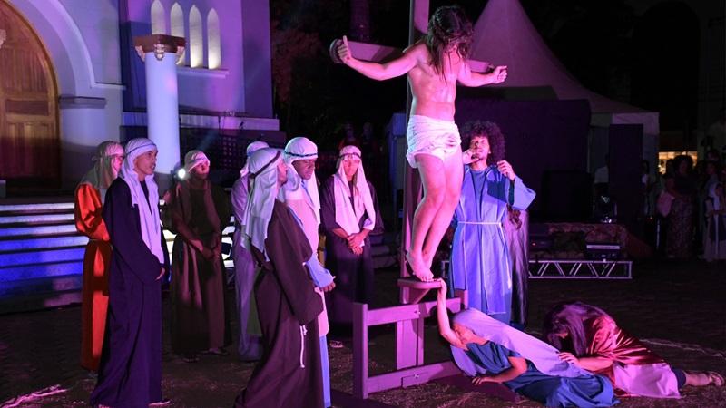 Encenação da Paixão de Cristo acontece na próxima semana...