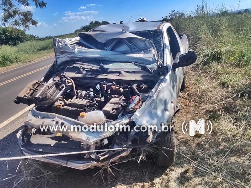 Grave acidente deixa dois feridos na MGC-462 em Patrocínio