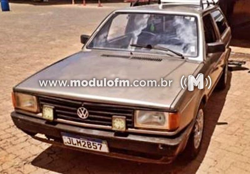 Carro é furtado durante a madrugada no bairro Olímpio Nunes em Patrocínio