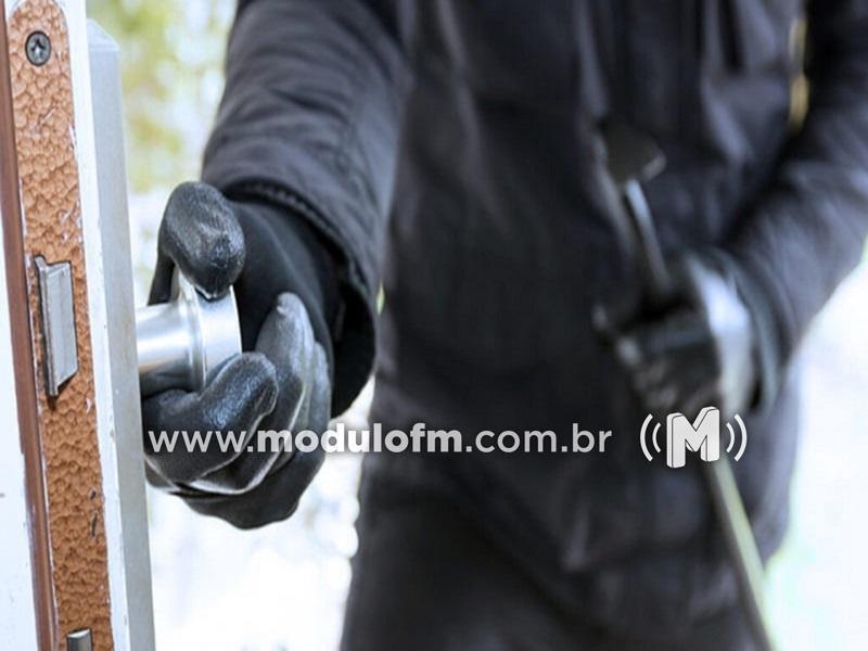 Criminosos invadem Instituto de Beleza e levam dinheiro e bens durante a madrugada em Patrocínio