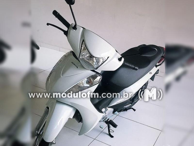 Jovem tem motocicleta furtada enquanto estava em casa de shows em Patrocínio