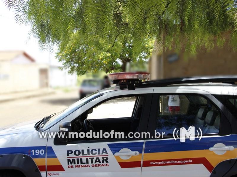Pai furta celular em posto de combustível e criança devolve aparelho durante abordagem policial em Patrocínio