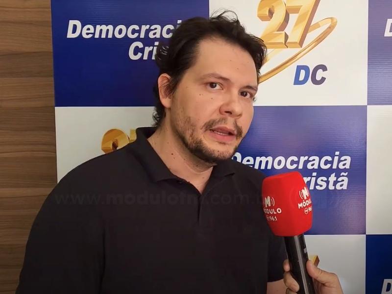 Com apoio de Greyce Elias e dez partidos, Gustavo Brasileiro oficializa sua pré-candidatura a prefeito