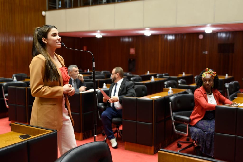 Governo de Minas sanciona lei para incentivar contratação de mulheres vítimas de violência