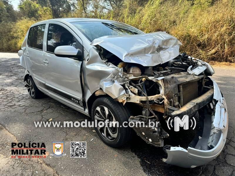 Péssimas condições da MG-230 entre Patrocínio e Serra do Salitre causam acidente envolvendo três veículos; mulher fica ferida